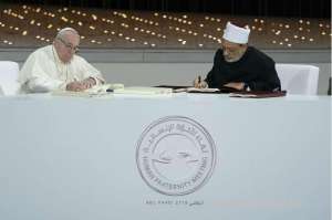 pope-francis-and-grand-imam-of-al-azhar-sign-historic-abu-dhabi-declaration-for-world-peace-and-living-together_UAE