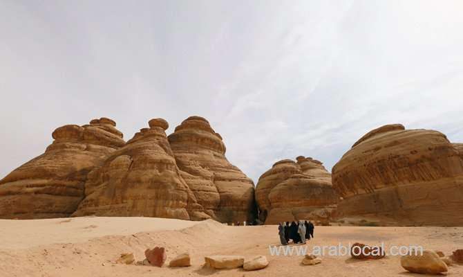 3-saudi-women-become-ksa’s-first-tour-guides-saudi