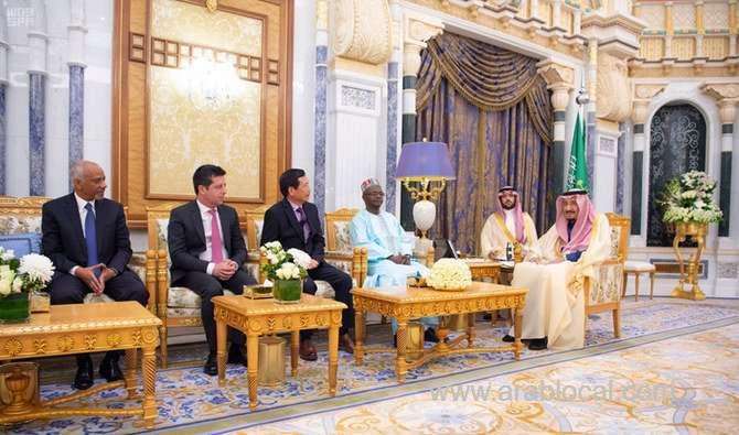 envoys-call-on-king-salman,-present-credentials-saudi
