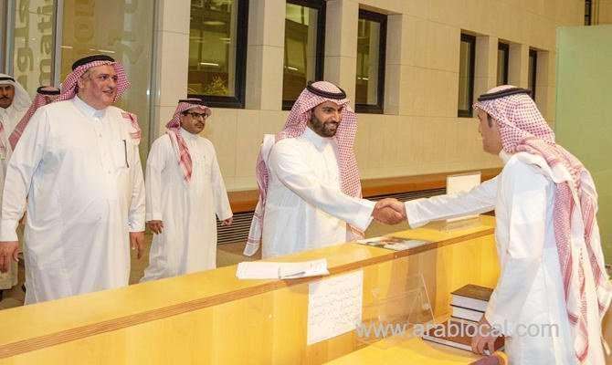 minister-inspects-riyadh-library-to-identify-needs-saudi