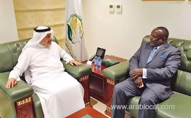 kenyan-ambassador-thanks-ksrelief-for-help-saudi