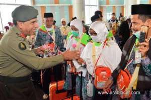-2nd-batch-of-malaysian-pilgrims-are-received-by-jawazat-chief-_UAE