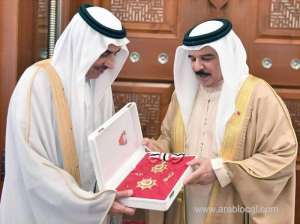 hm-king-awards-first-class-order-of-bahrain-to-saudi-ambassador_UAE