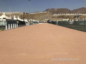 makkah-project-reduces-heat-in-walkway-for-pilgrims_UAE