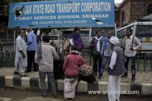 thousands-of-indians-started-leaving-disputed-region-of-kashmir-_UAE