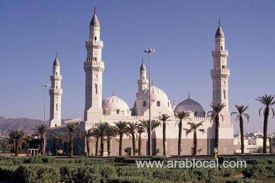 historic-quba-mosque,-the-first-mosque-to-be-built-in-islam-saudi