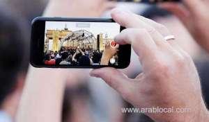 saudis-switch-from-tv-to-mobile-video_UAE