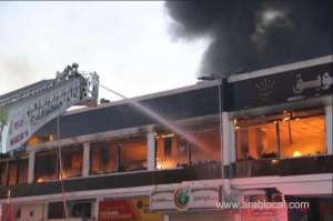 huge-fire-broke-out-in-a-major-supermarket_saudi