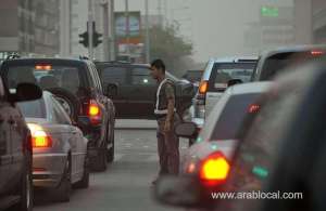 female-traffic-cops-act-as-road-safety-observers_UAE