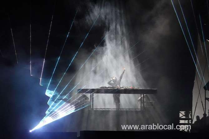 saudi-formula-e-crowds-wowed-by-performances-from-imagine-dragons,-alan-walker-and-clean-bandit-saudi