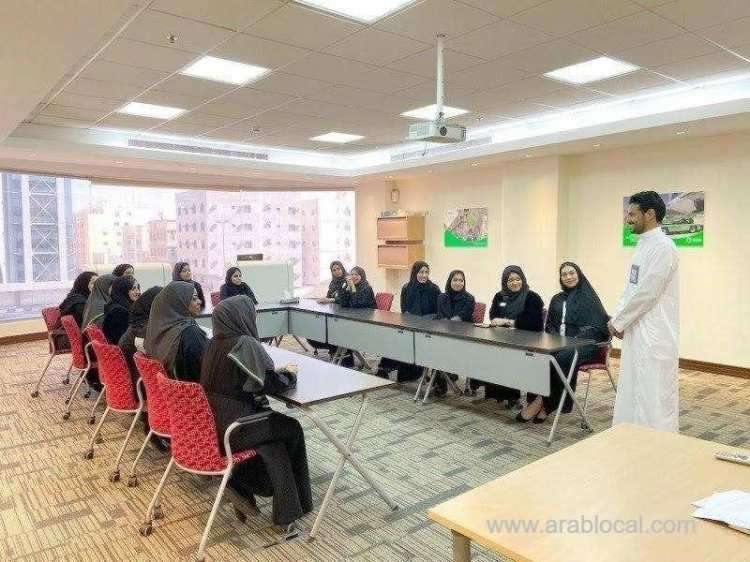 200-saudi-women-employed-in-jeddah-airport-client-services-saudi