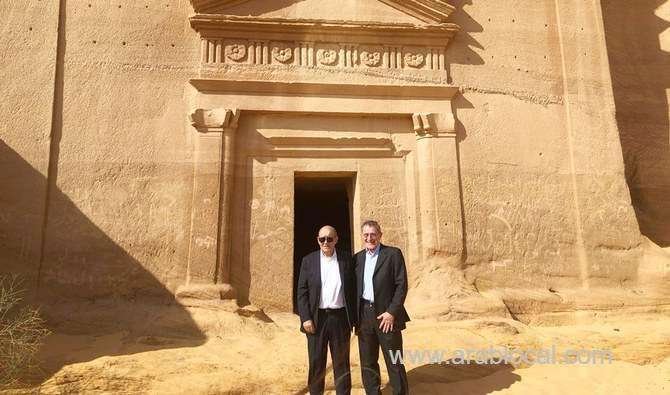 french-foreign-minister-jeanyves-le-drian-visits-madain-saleh-saudi