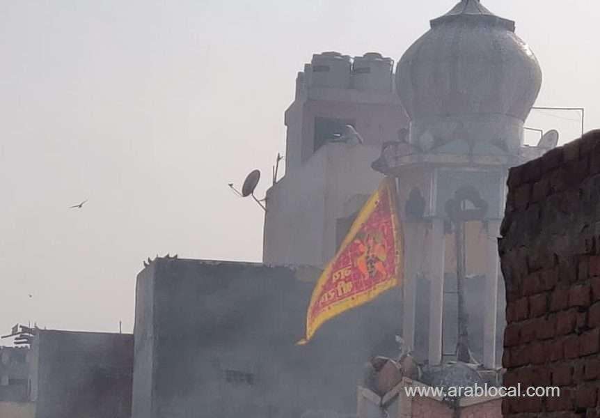 mosque-in-delhi-set-on-fire-bhagwa-flag-hoisted-on-minaret-saudi