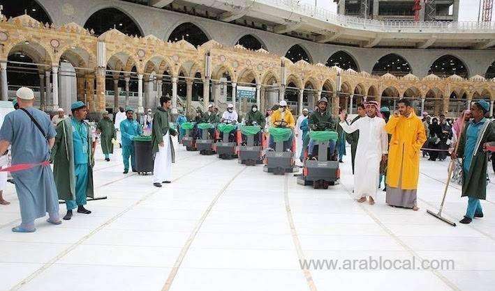 two-holy-mosques-carries-out-washing-and-sterilizing-the-floors-four-times-a-day-saudi