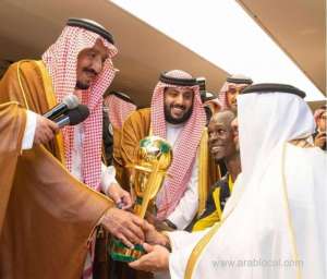 king-salman-hands-king's-cup-to-al-ittihad-club_saudi