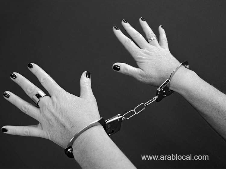 saudi-arabia-has-sentenced-a-mother-to-one-year-in-jail-for-beating-up-two-teachers-saudi
