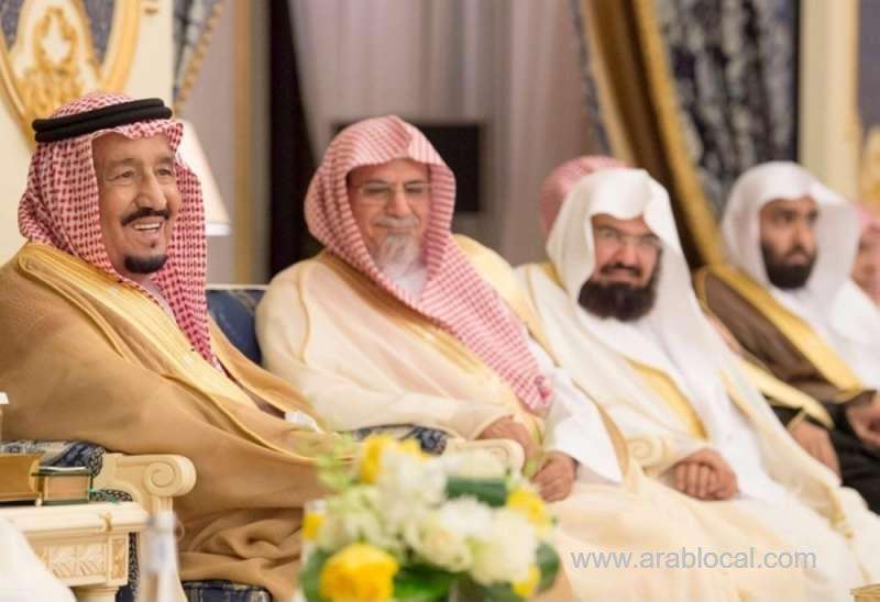 king-salman-receives-guests;-offers-ramadan-greetings-saudi