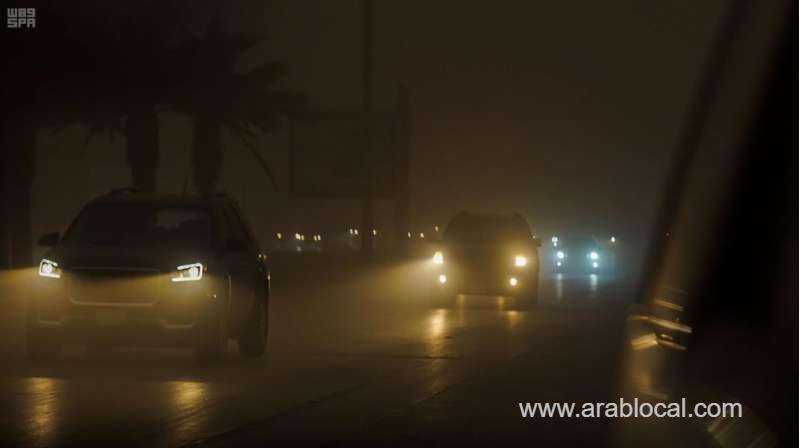 dust-wave-sweeping-riyadh-city-saudi