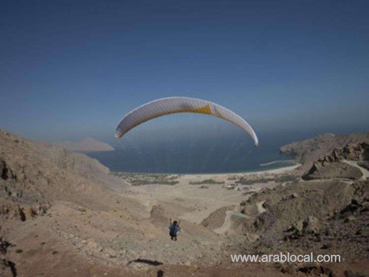 saudi-paraglider-plummets-to-death-in-tragic-accident-saudi
