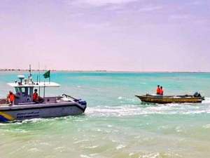 border-guards-have-rescued-two-citizens-whose-boat-broke-down-at-sea_UAE