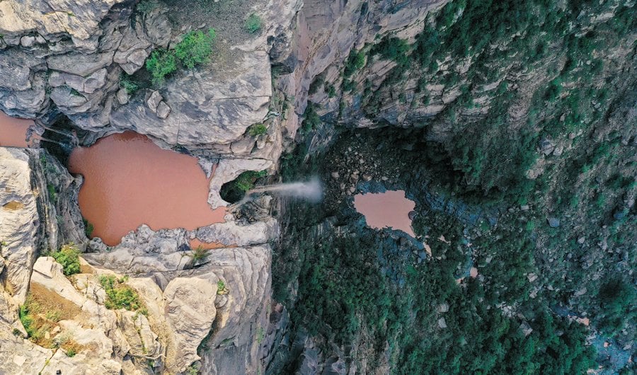 Photographer uses drones to capture tourist treasures