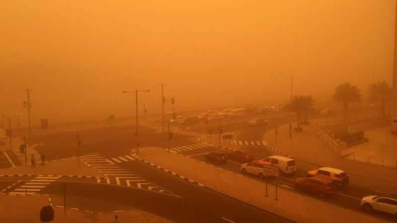 severe sandstorm hits Arar Saudi Arabia and moves towards Kuwait